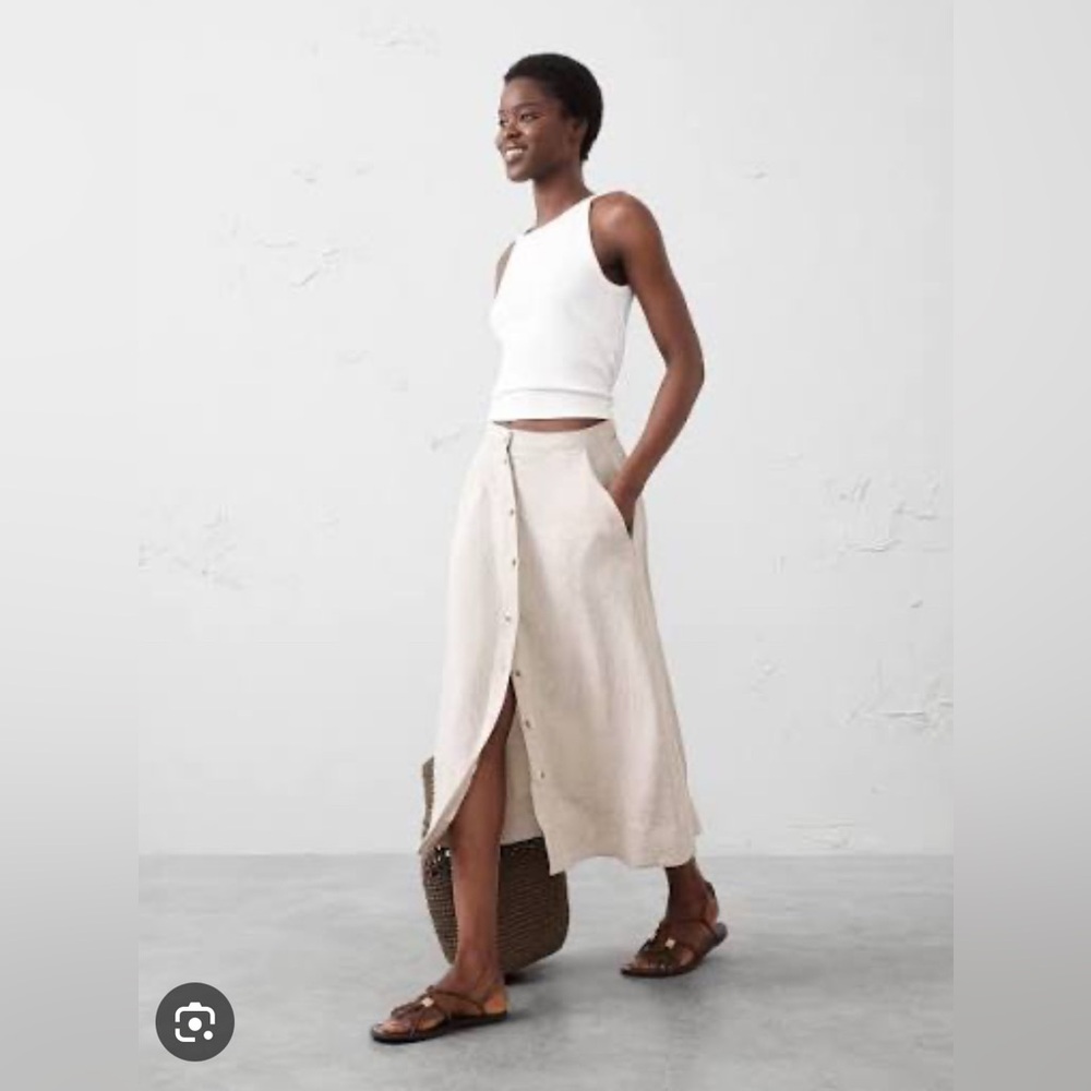 Banana Republic A-Line Buttoned Linen-Blend Midi Skirt